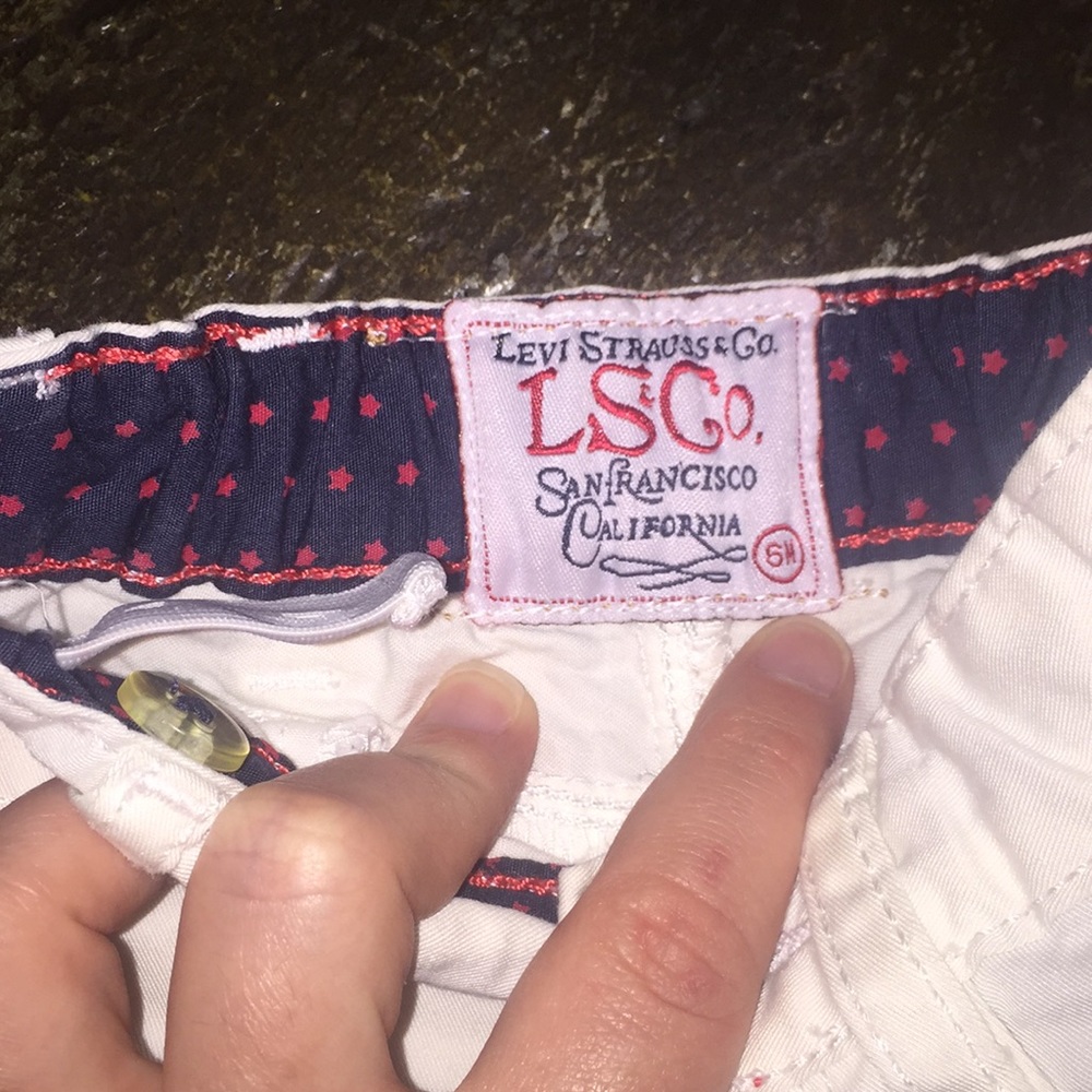 Levi’s - Picture 3 of 4